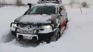 Как выехать из сугроба.