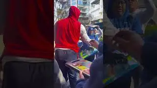 Zion Williamson Signing Autographs
