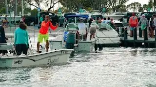 I've Been Hit ! One against Two at Black Point Marina ! Who You Calling Hoodrat ! (Chit Show)