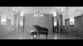 Fanny Leeb | Falling (clip officiel)