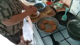 Готовлю обед.Обкатала пресс форму для печенья.