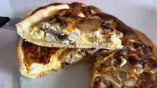 В последнее время мы просто подсели на этот Киш с курицей и грибами