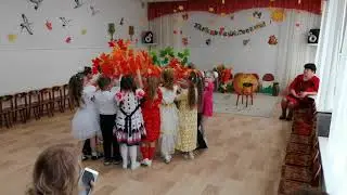 Машенька открывает праздник осени