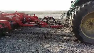 JOHN DEERE 9330 & KUHN DOMINATOR 4850 19 ноября 2018 год
