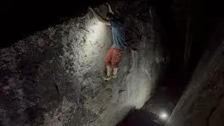 Hound Dog (V2) - Tall Beta: Lake Tahoe Bouldering [Pfiff]