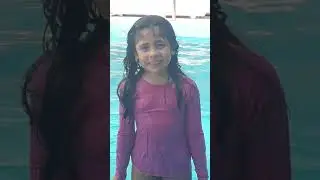 Luísa ensinando a nadar!🏊‍♀️♥️