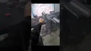 Трое киберспортсмена играют в танки 