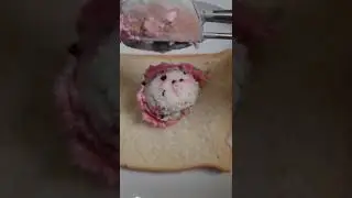 Roti Tawar pakai Topping Es krim