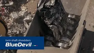 Pre-Shredder in action: a baled ELV shredded in 40 seconds
