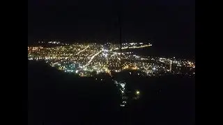 Уличный музыкант - скрипач  в Геленджике собрал толпу