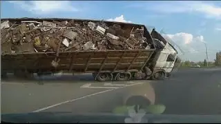 Trucks loses load Compilation 2017