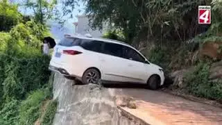 Развернулся на дороге