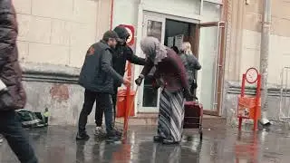 ⚡️ Старушка наказала двух негодяев
