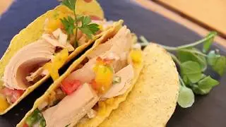 Tacos de pico de gallo con mousse de aguacate y atún Isabel