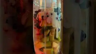 Готуємо смузі з блендером Nutribullet 