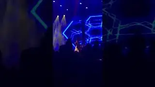 Sheeba kalunji shows her breasts at winnie nwagi’s concert t lugogo cricket over 