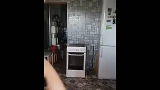 ГИТЕЛЬМАН В МУЖСКОМ НАГРУДНИКЕ ТАНЦУЕТ РИТУАЛЬНЫЙ ТАНЕЦ