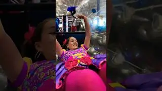 Lucha de bolas con la payasita Risy 🎈 #cantajuego #payasos #tenerife