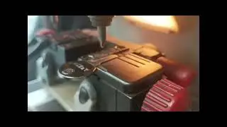 Через кондуктор. Необычный дубликат ключа от мебели.