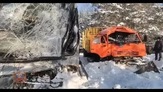КамАЗ занесло не встречку: Серьезное ДТП с Автобусом в Енисейском районе