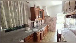 Moradia Térrea em Fernão Ferro inserida num lote de 1041 m² muito central na Rua Luis de Camões