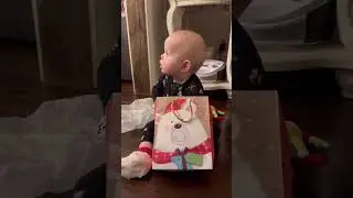 Off to Grandmas house we go! When did Emby learn to dance?🎄🥰 