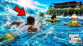 Franklin Trying to Survive a Tsunami in GTA 5 | SHINCHAN and CHOP