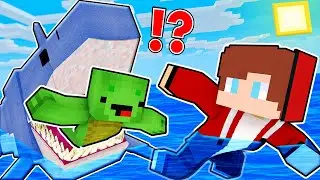 Mikey & JJ Swim away from the Big SHARK in Minecraft Challenge! (Maizen Mizen Mazien)