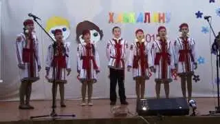 Ирçе халăх юрри. Ирçе Çармăсри шкул ачисем юрлаççĕ.