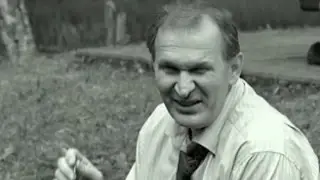 Не думай, и всё. Все, кто думает, несчастные…