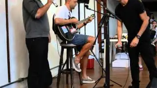 Tom e Banana cantam "Exagerado" (cover)