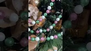 Елочные бусы/Новогодняя гирлянда Белый зеленый и розовый из пенополистирола / 170x1,5см арт 86383
