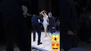 Французский показ мод. 