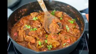 La MEILLEURE RECETTE de SAUCE TOMATE (Recette Facile et Délicieuse)