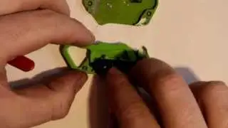 (274) Scrambling the Code: Exploits against a cheap luggage lock (Manipulation, gutting)