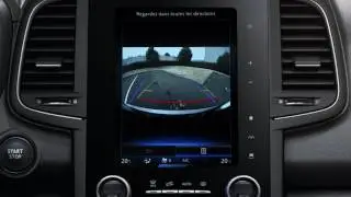 DYNAMIC FEATURES : REAR VIEW CAMERA