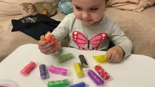 Покупки в магазине Завхоз / Из всех игрушек племянница выбрала пластилин