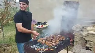 Жених и невеста готовят шашлык и хинкал для родственников!!!