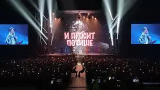 Филипп Киркоров за кулисами. Как переодевают артиста