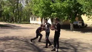 Подводящие упражнения с мячом