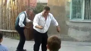 DAVULCUNUN OYUNU KÖÇEK
