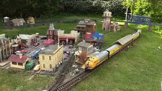 Atchison Topeka & Santa Fe Railroad Yellowbonnet F7 A-Unit - LGB 20584 with DRGW Streamliner