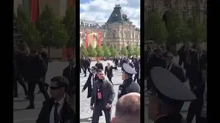 Самый известный и ненавистный преступник оплатил свою безопасность и безнаказанность.😒