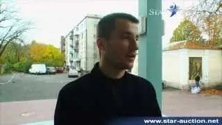 Вручение лота "Шалик від Тоні Матвієнко" победителю