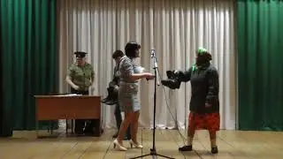 Сценка женщины в армии