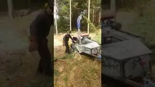Видео в работе измельчителя древесины ЕГЕРЬ 600 Б24 на прицепе