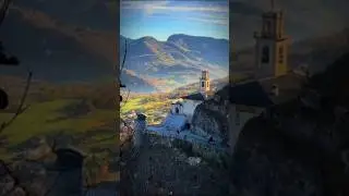 Vi auguro buona Pasqua, e vista la giornata piovosa, vi consiglio un video di una bella passeggiata