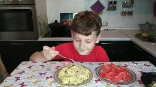 Мукбанг Эксперимент🤔 /Пельмени в одного/Решил снять самостоятельно/