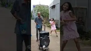 Pengamen Lucu Nyanyiin Lagu Janda Bikin Ngakak - 