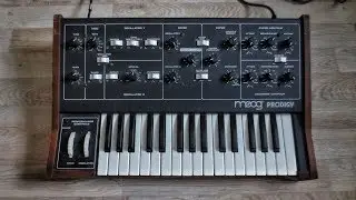 Moog Prodigy Analog Synthesizer (1979) Retro Sounds